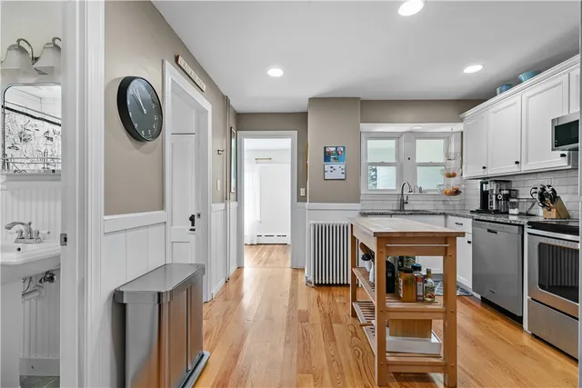 $3,900 | 20 Borden Farm Road, Portsmouth, RI 02871