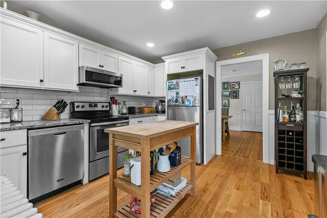 $3,900 | 20 Borden Farm Road, Portsmouth, RI 02871