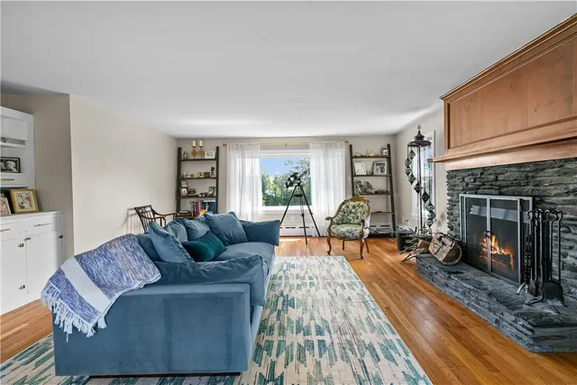 $3,900 | 20 Borden Farm Road, Portsmouth, RI 02871