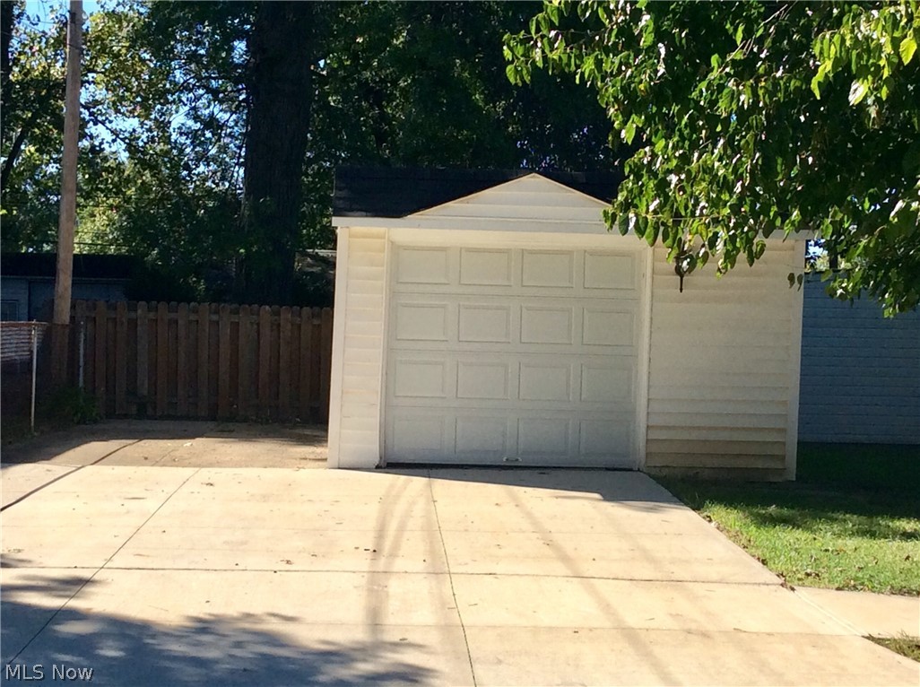 8505 Ackley Road Parma, OH 44129 - Photo 27 of 27