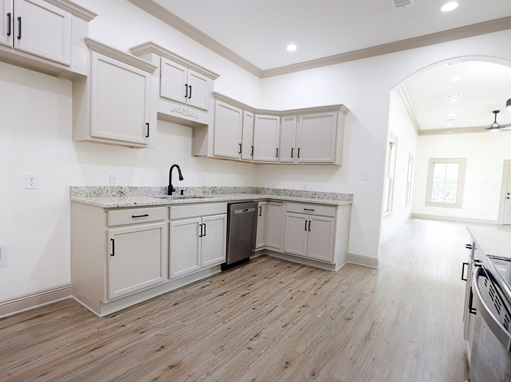 425 South Broadway Street McComb, MS 39648 - Photo 20 of 41 Photo 20