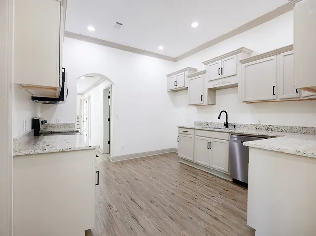 $169,900 | 425 South Broadway Street, McComb, MS 39648