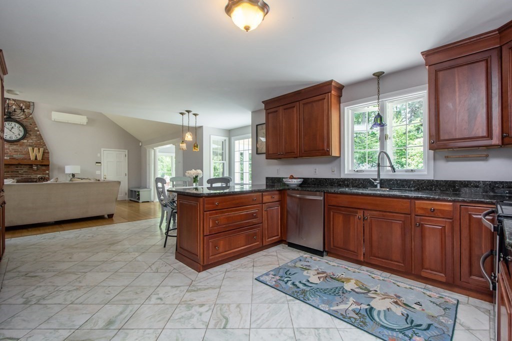 126 Newtown Road Acton, MA 01720 - Photo 4 of 42 Gallery Image 4