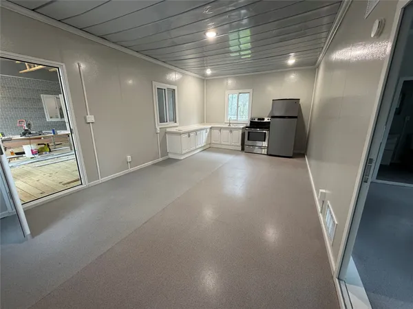 $1,190 | 15435 Esther Drive, Conroe, TX 77384