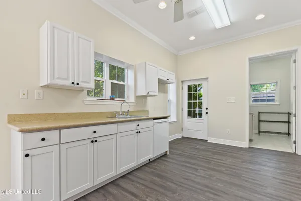 $695,000 | 1006 Beach Boulevard, Biloxi, MS 39530