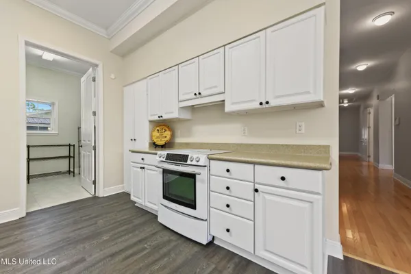 $695,000 | 1006 Beach Boulevard, Biloxi, MS 39530