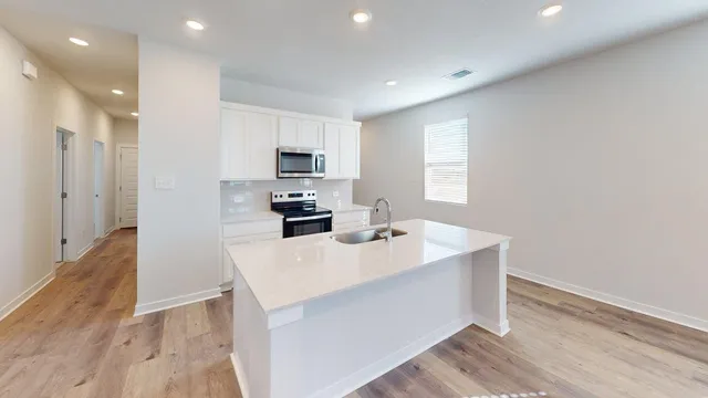 $1,795 | 201 Firefox Way, Jarrell, TX 76537