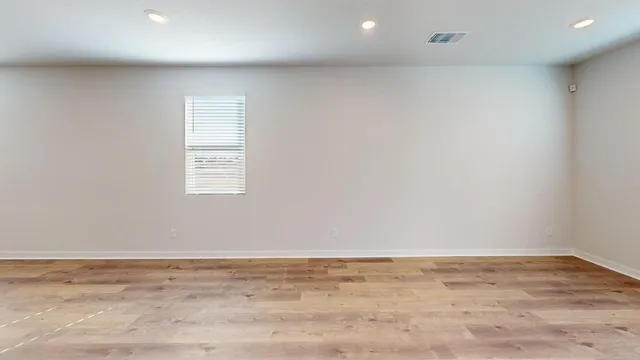 $1,795 | 201 Firefox Way, Jarrell, TX 76537