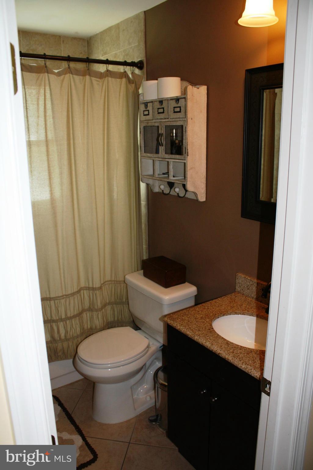 8025 Ridgely Oak Road Baltimore, MD 21234 - Photo 17 of 30 Bath