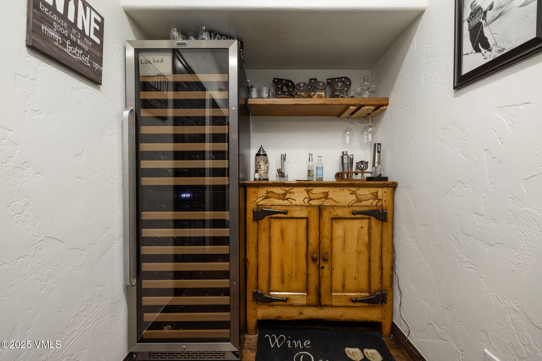 73 Dakota Park Edwards, CO 81632 - Photo 13 of 18 73_dakota_interior_wetbar