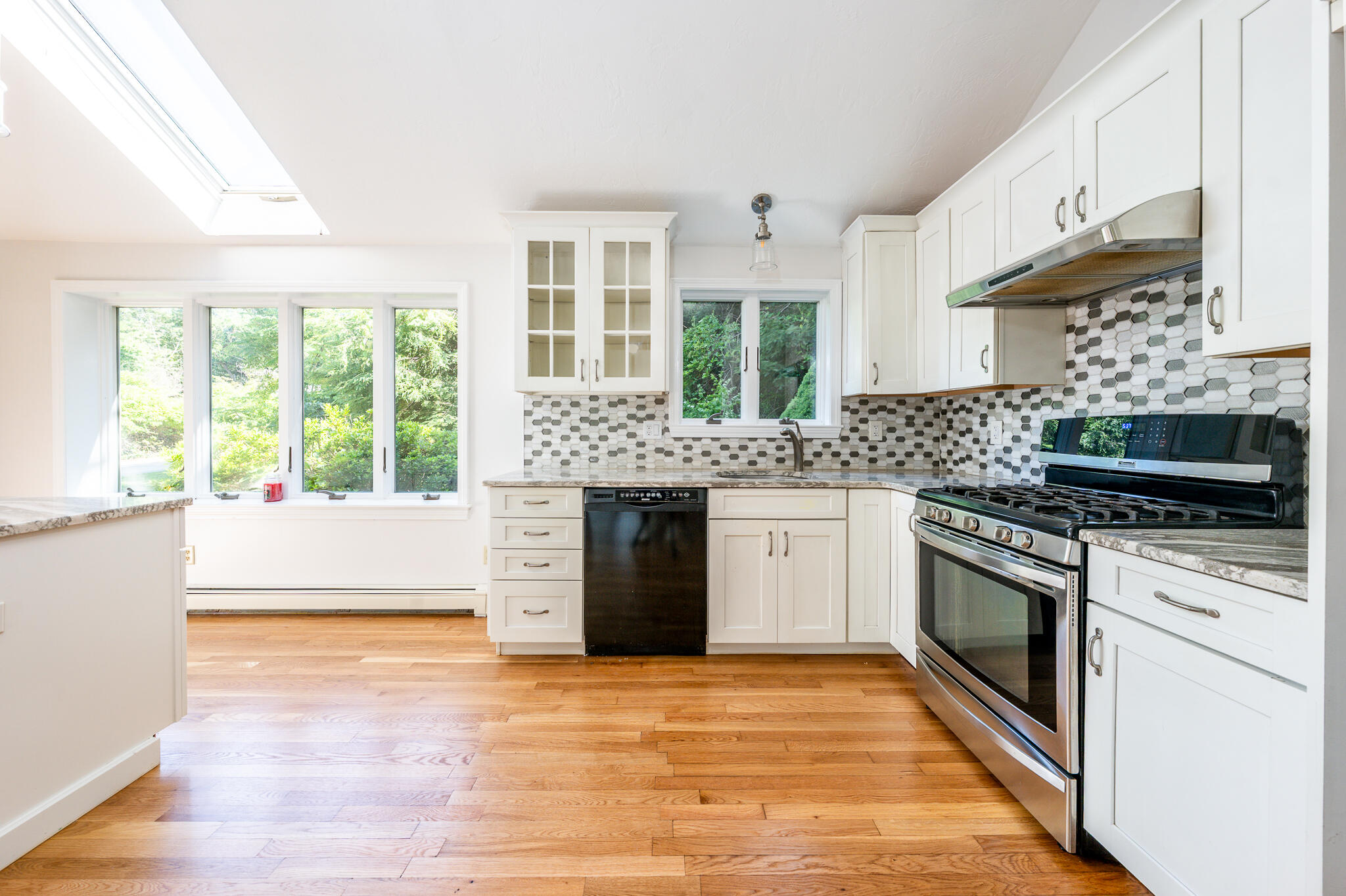 100 Farmersville Road Sandwich, MA 02563 - Photo 12 of 35 kitchen3