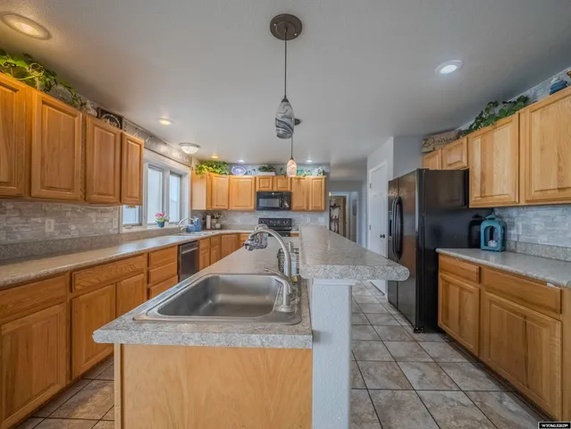 $749,900 | 61 Jefferson Road, Wheatland, WY 82201