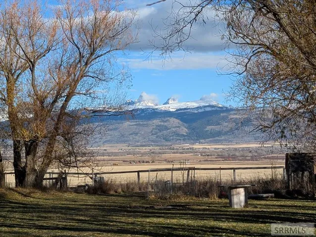 $850,000 | 3235 South 5000 West, Driggs, ID 83422