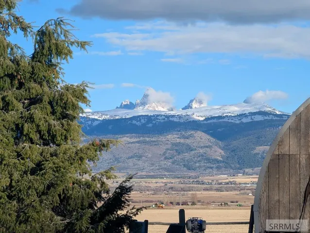 $850,000 | 3235 South 5000 West, Driggs, ID 83422