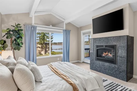 $1,150,000 | 17434 Northeast 40th Place, Unit C5, Redmond, WA 98052