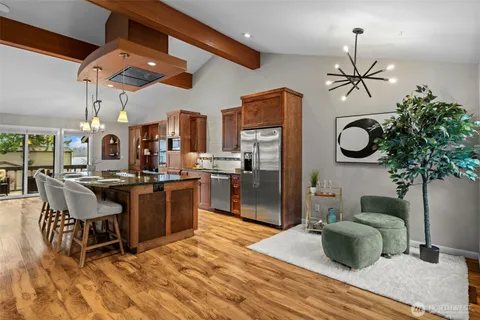 $1,150,000 | 17434 Northeast 40th Place, Unit C5, Redmond, WA 98052