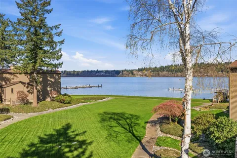 $1,150,000 | 17434 Northeast 40th Place, Unit C5, Redmond, WA 98052