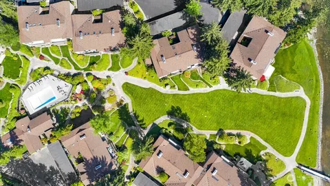 $1,150,000 | 17434 Northeast 40th Place, Unit C5, Redmond, WA 98052