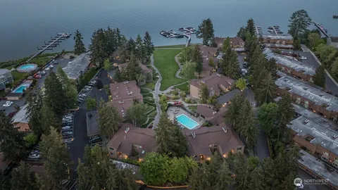 $1,145,000 | 17434 Northeast 40th Place, Unit C5, Redmond, WA 98052