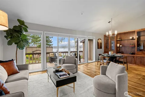 $1,150,000 | 17434 Northeast 40th Place, Unit C5, Redmond, WA 98052