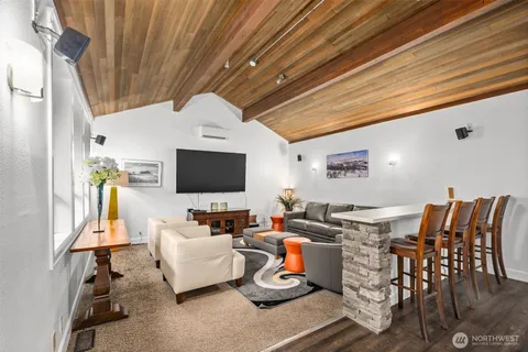 $1,150,000 | 17434 Northeast 40th Place, Unit C5, Redmond, WA 98052