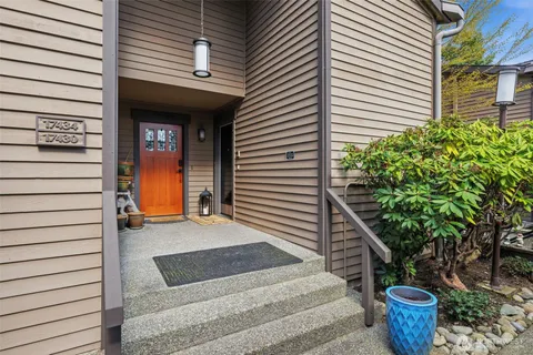 $1,150,000 | 17434 Northeast 40th Place, Unit C5, Redmond, WA 98052