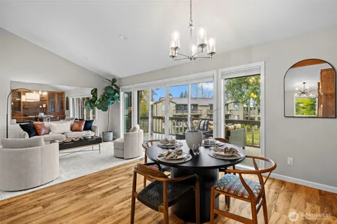 $1,145,000 | 17434 Northeast 40th Place, Unit C5, Redmond, WA 98052