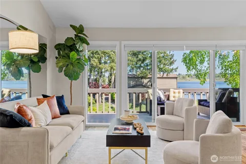 $1,145,000 | 17434 Northeast 40th Place, Unit C5, Redmond, WA 98052