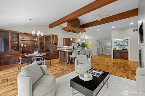 $1,150,000 | 17434 Northeast 40th Place, Unit C5, Redmond, WA 98052