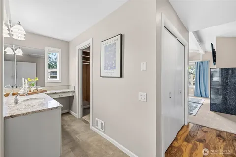 $1,145,000 | 17434 Northeast 40th Place, Unit C5, Redmond, WA 98052