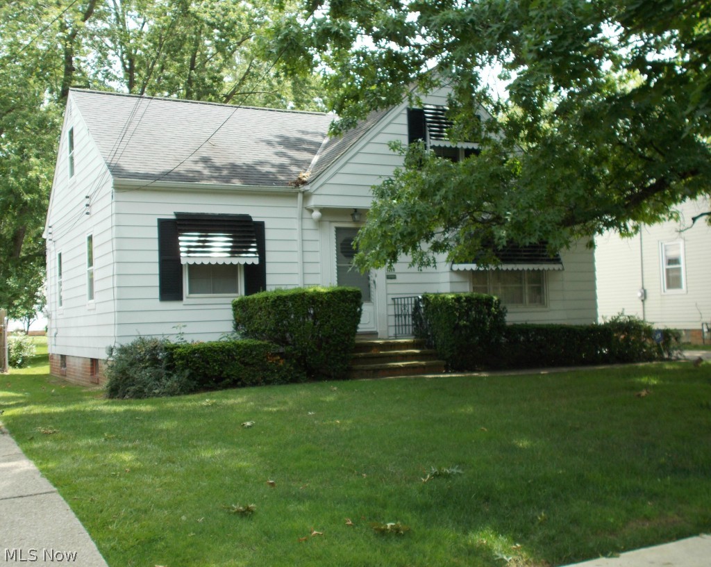 1219 Churchill Road Lyndhurst, OH 44124 - Photo 1 of 16 Gallery Image 1
