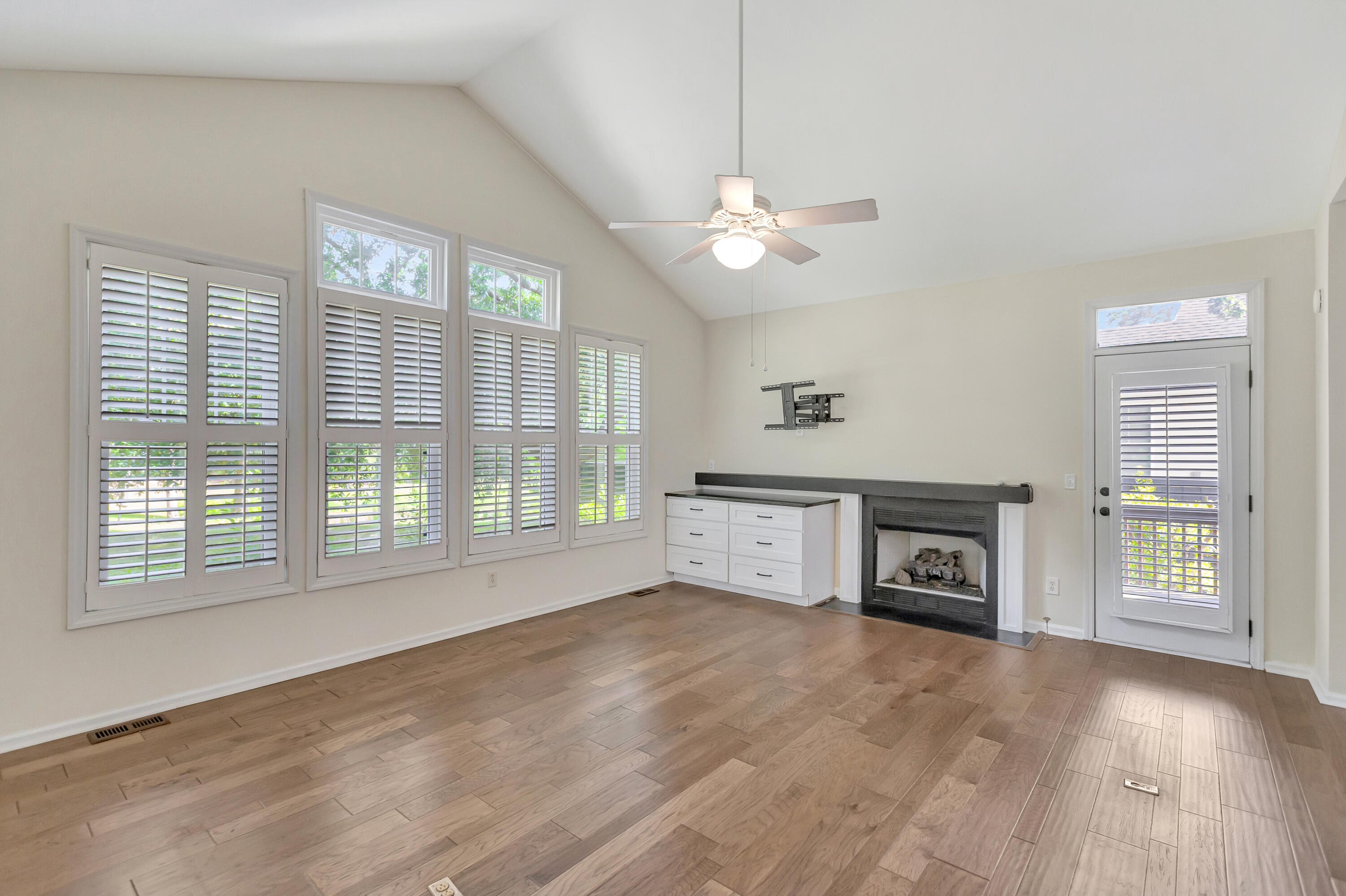 1075 Barfield Street Daniel Island, SC 29492 - Photo 20 of 55 296A6257