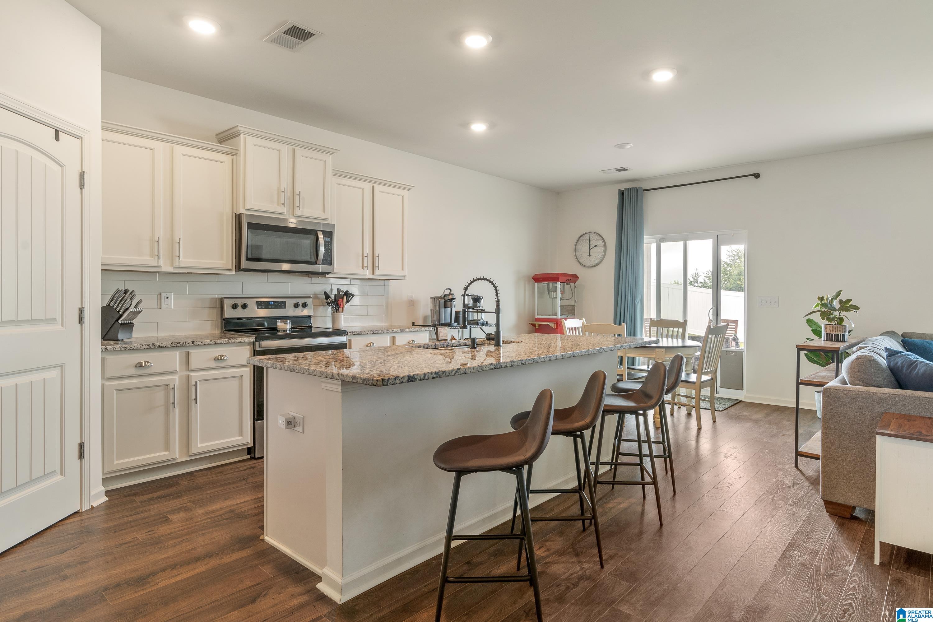1017 Greenhead Drive Alabaster, AL 35007 - Photo 2 of 43