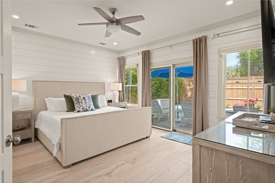 1017 Ocean View Avenue St. Simons Island, GA 31522 - Photo 16 of 59 Main Level Primary Bed Room