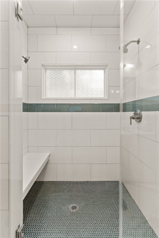 1017 Ocean View Avenue St. Simons Island, GA 31522 - Photo 21 of 59 Main Level Primary Bath