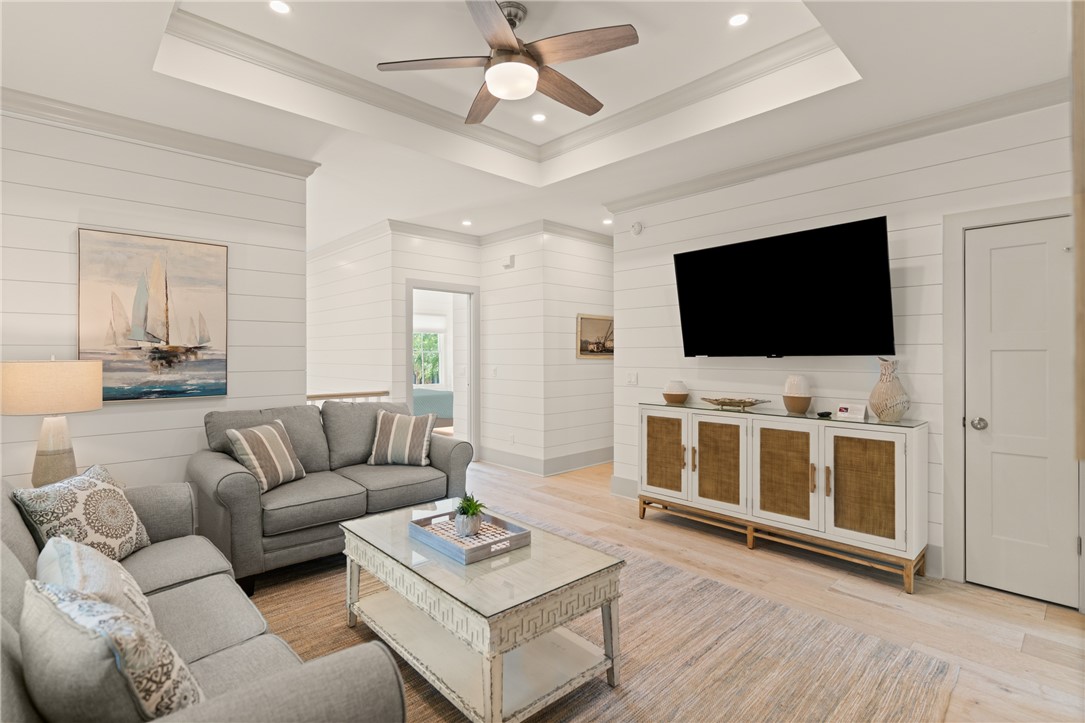1017 Ocean View Avenue St. Simons Island, GA 31522 - Photo 24 of 59 Upstairs TV Room with sofa sleeper and full bath
