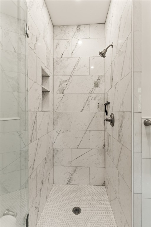 1017 Ocean View Avenue St. Simons Island, GA 31522 - Photo 26 of 59 Full Bath adjacent to upstairs TV Room