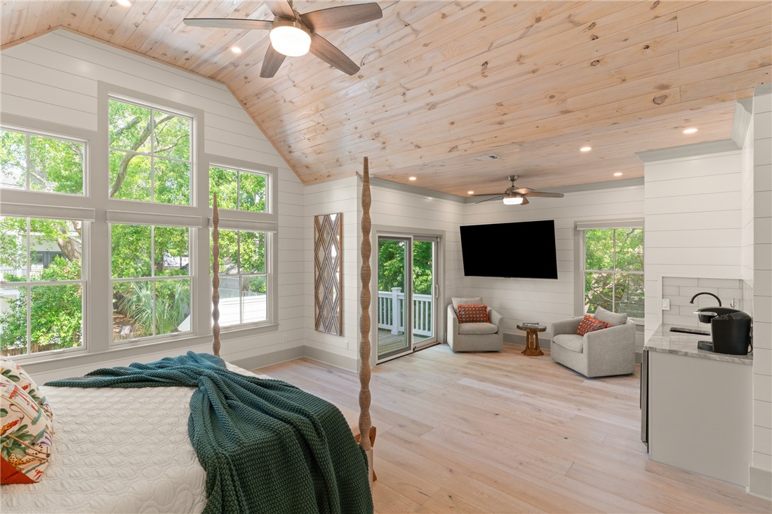 1017 Ocean View Avenue St. Simons Island, GA 31522 - Photo 30 of 59 Upstairs Primary Bedroom