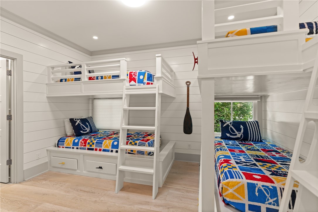 1017 Ocean View Avenue St. Simons Island, GA 31522 - Photo 43 of 59 Upstairs Bunk Room