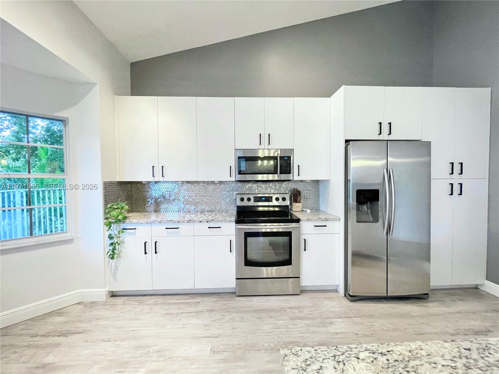 1540 Seabay Road Weston, FL 33326 - Photo 14 of 32