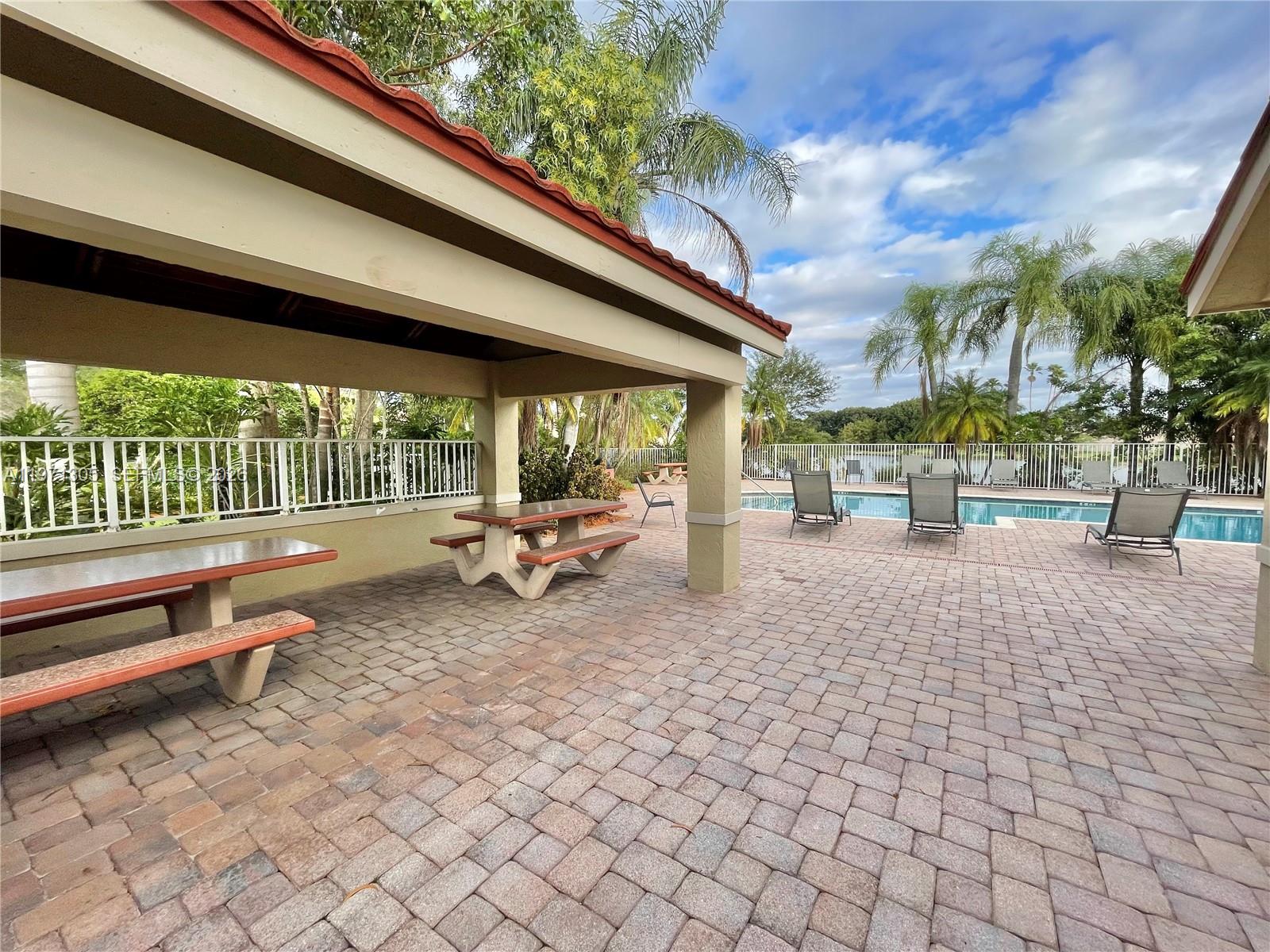 1540 Seabay Road Weston, FL 33326 - Photo 28 of 32