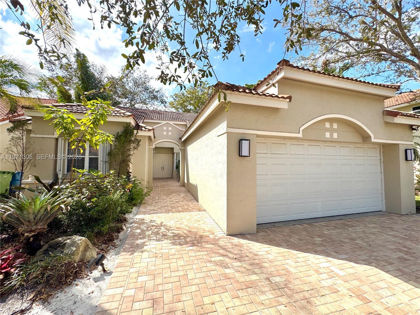 1540 Seabay Road Weston, FL 33326 - Photo 3 of 32