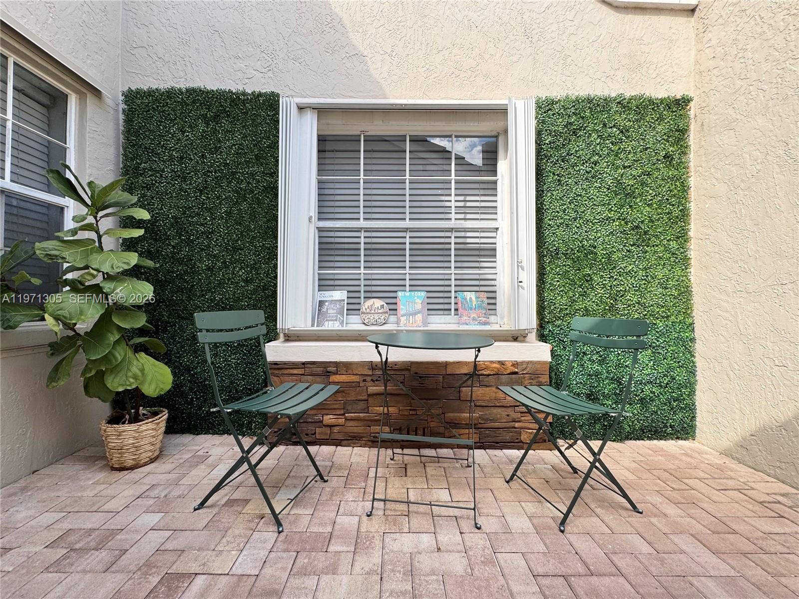 1540 Seabay Road Weston, FL 33326 - Photo 4 of 32