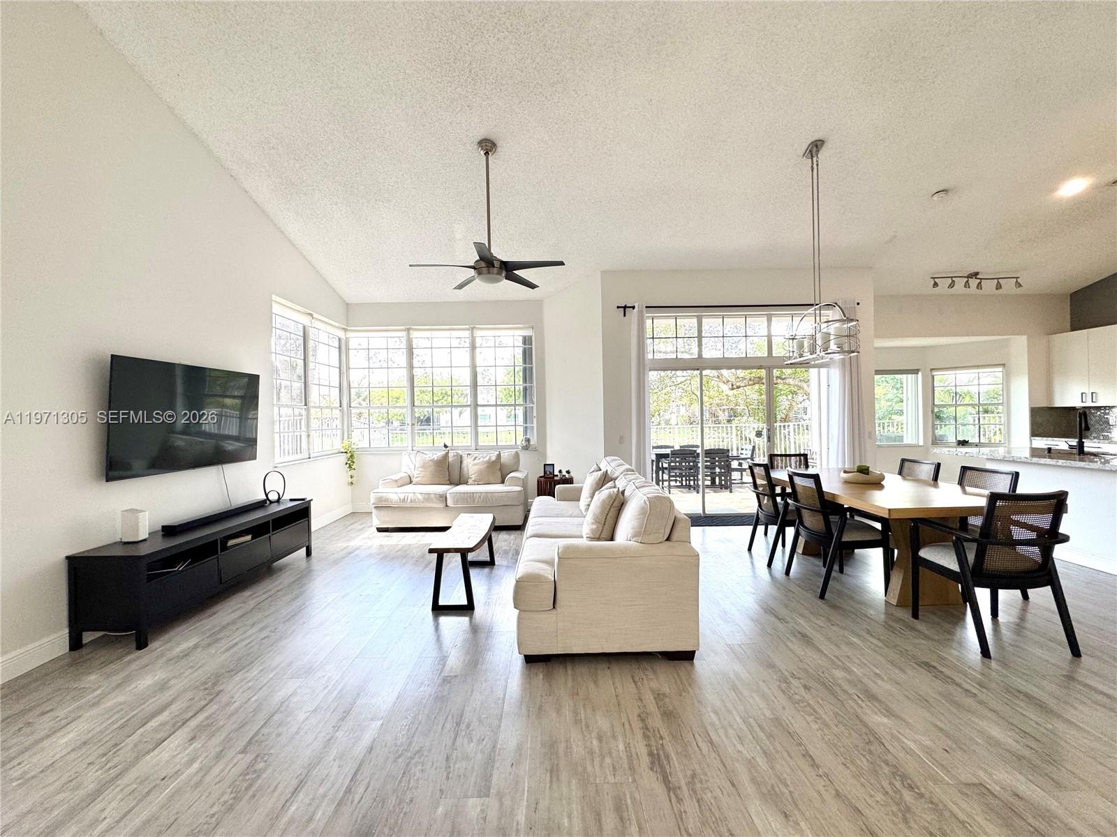 1540 Seabay Road Weston, FL 33326 - Photo 6 of 32