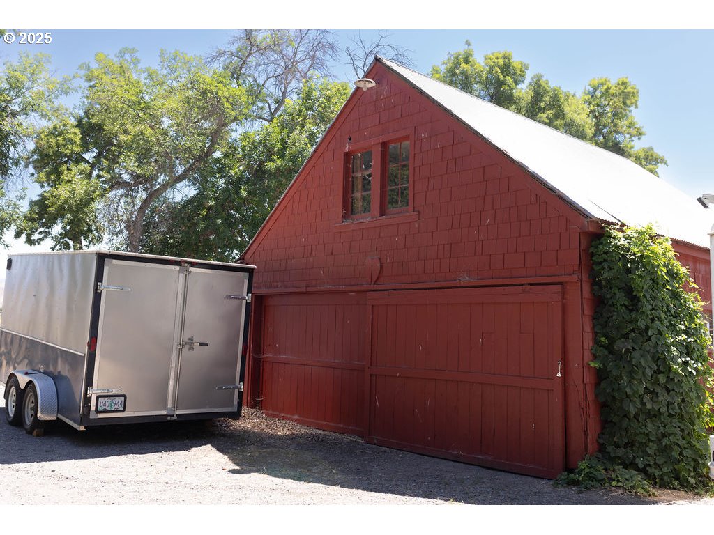 57881 Godley Road Union, OR 97883 - Photo 4 of 44 Garage