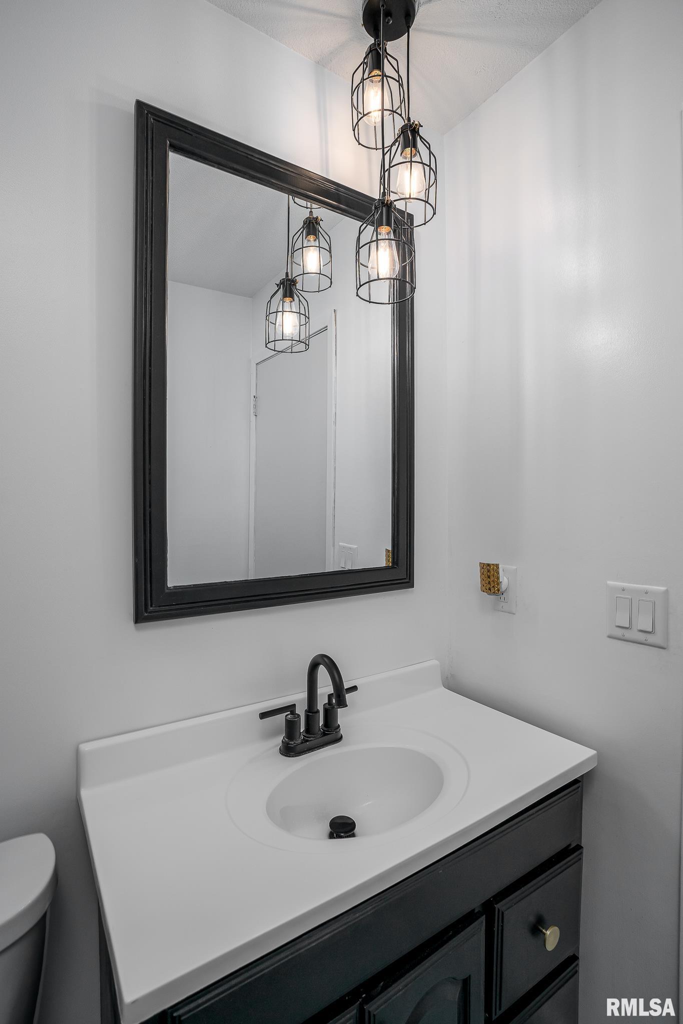 6404 Appomattox Road Davenport, IA 52806 - Photo 13 of 14 Gallery Image 13