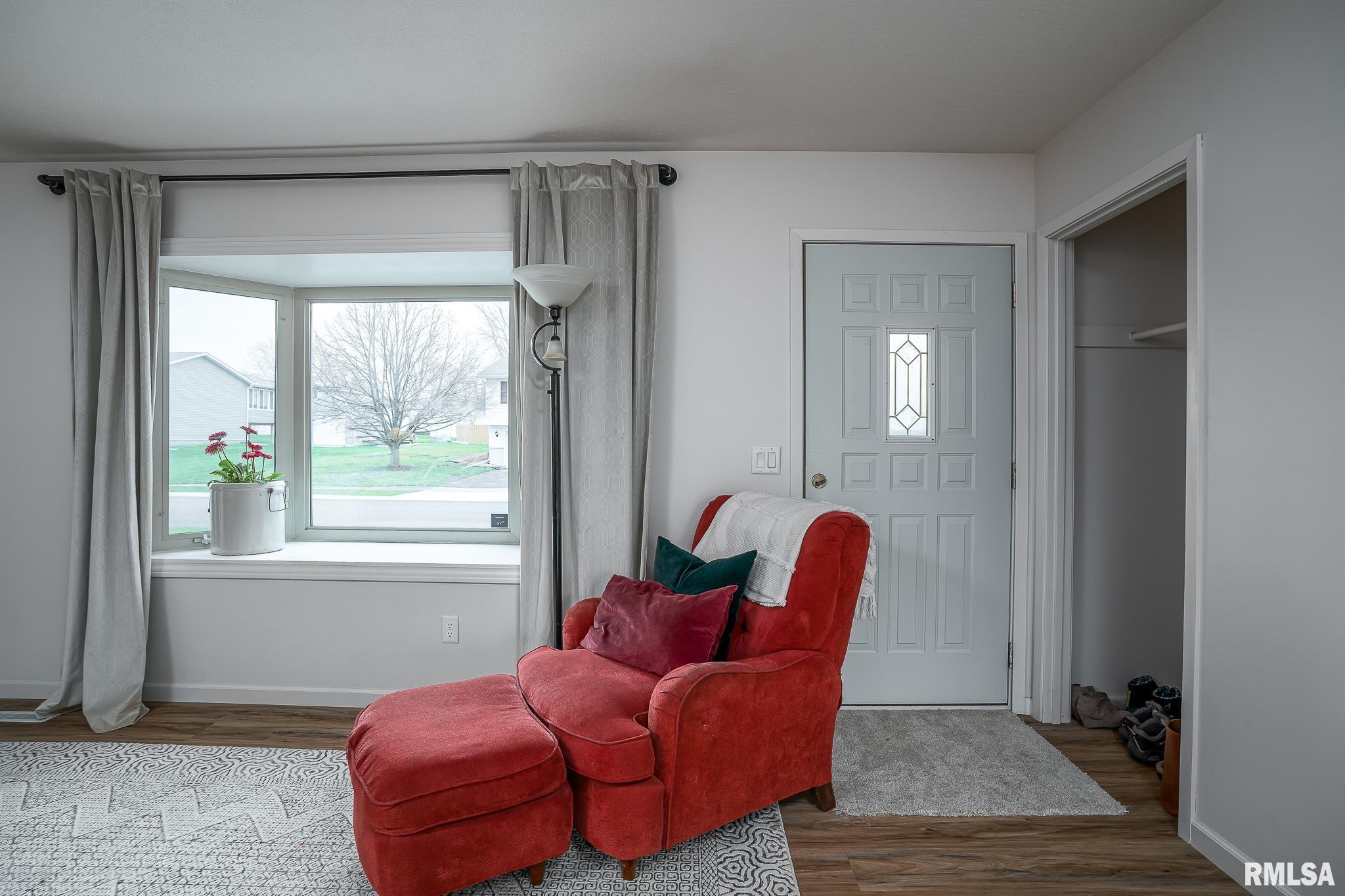 6404 Appomattox Road Davenport, IA 52806 - Photo 3 of 14 Gallery Image 3