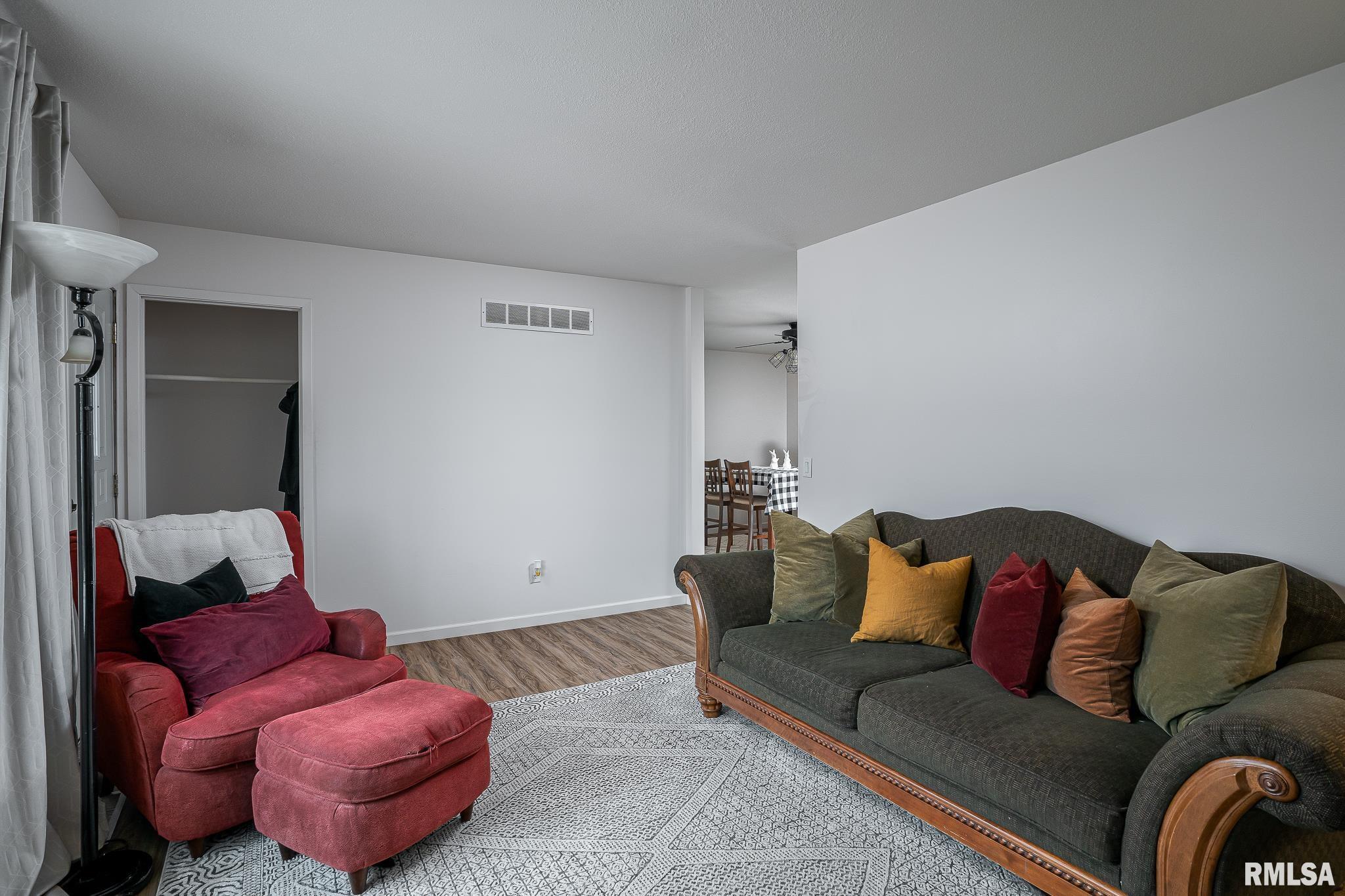 6404 Appomattox Road Davenport, IA 52806 - Photo 5 of 14 Gallery Image 5