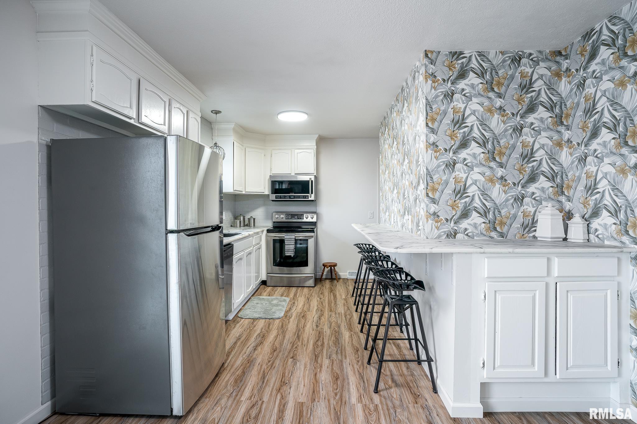 6404 Appomattox Road Davenport, IA 52806 - Photo 6 of 14 Gallery Image 6