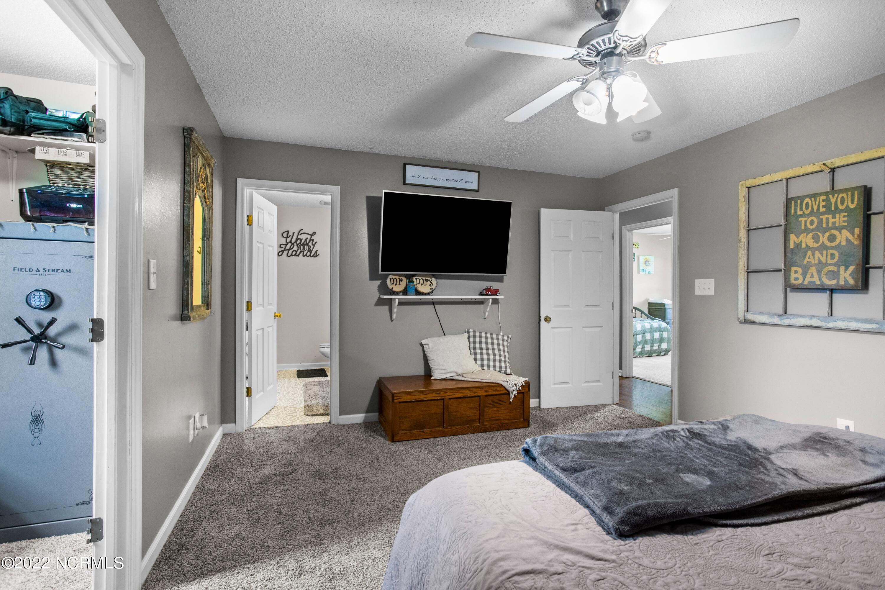 1388 Deppe Loop Road Maysville, NC 28555 - Photo 23 of 29 master bedroom